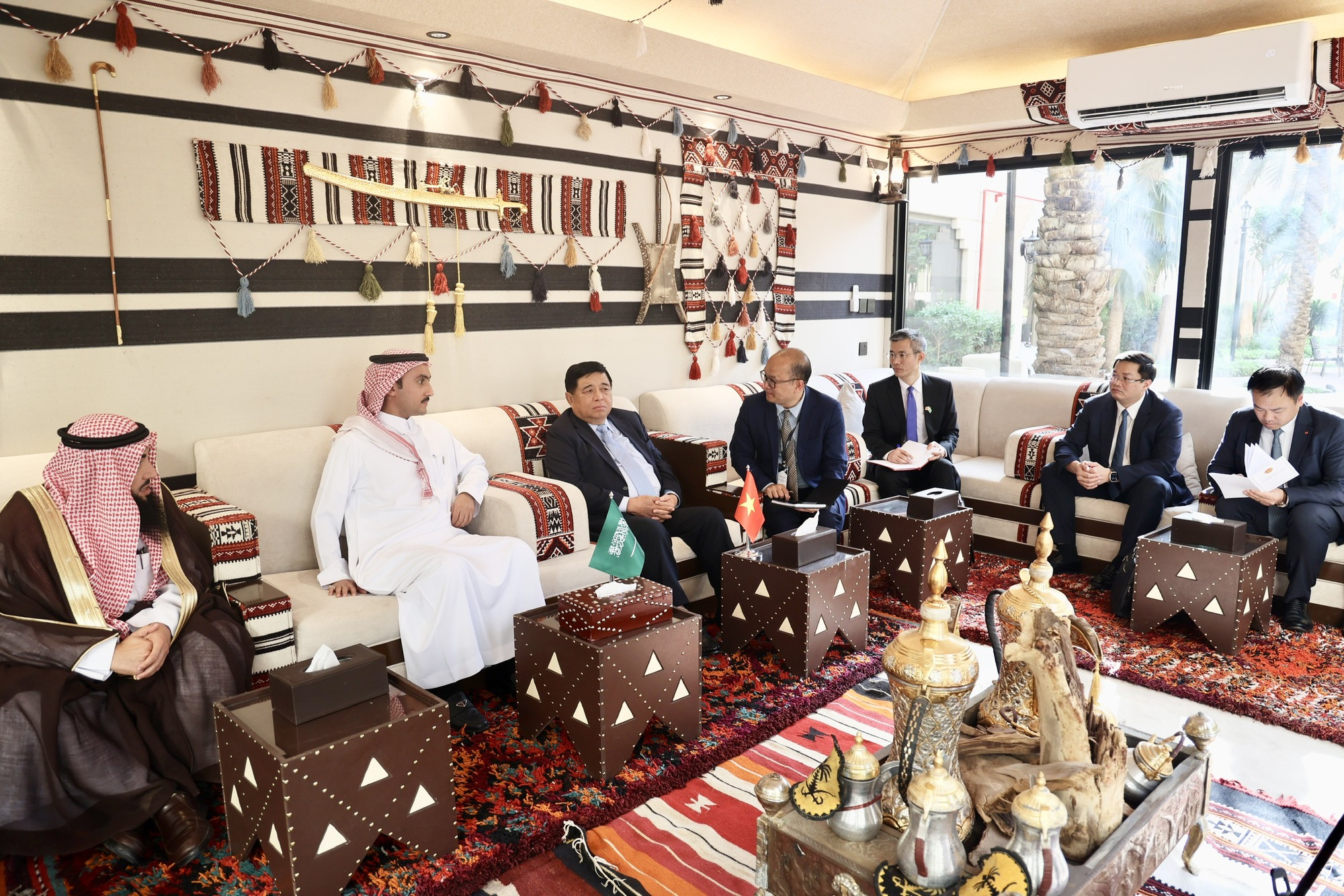 Lấy hợp tác kinh tế làm trọng tâm, đưa quan hệ Việt Nam – Saudi Arabia lên tầm cao mới