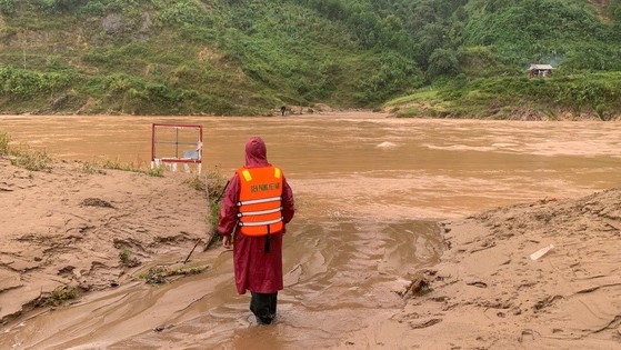 Quảng Trị: Nhiều tuyến đường giao thông bị sạt lở, ngập lụt gây chia cắt