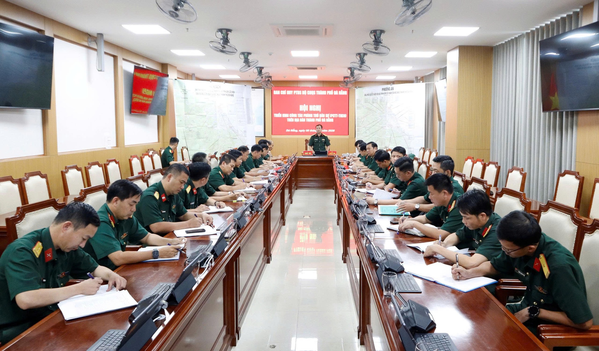 Đà Nẵng triển khai lực lượng, xe thiết giáp ứng phó mưa lớn kéo dài Đà Nẵng triển khai lực lượng, xe thiết giáp ứng phó mưa lớn kéo dài