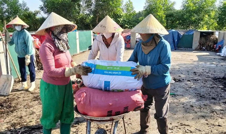 Phụ nữ Hà Tĩnh lan tỏa các mô hình phân loại, xử lý rác thải tại nguồn Phụ nữ Hà Tĩnh lan tỏa các mô hình phân loại, xử lý rác thải tại nguồn