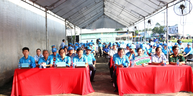 Bàu Bàng chung tay vì môi trường xanh