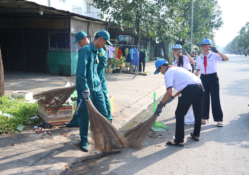 Bàu Bàng chung tay vì môi trường xanh