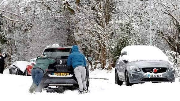 Anh ban bố cảnh báo tuyết và băng