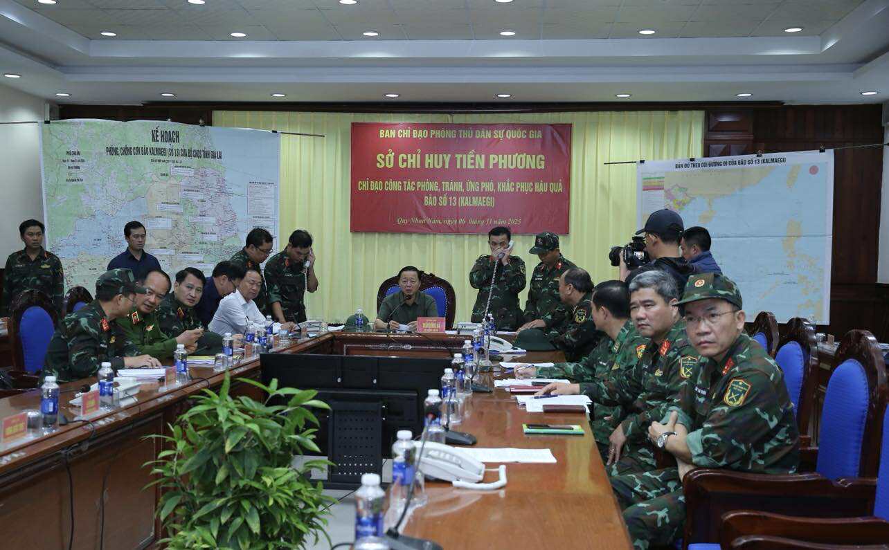 Phó Thủ tướng Trần Hồng Hà kiểm tra, rà soát công tác ứng phó ngay trước khi bão số 13 đổ bộ