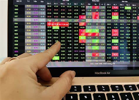 Nhận định phiên giao dịch 10/11: Cơ hội mua mới cho nhà giao dịch ngắn hạn Nhận định phiên giao dịch 10/11: Cơ hội mua mới cho nhà giao dịch ngắn hạn