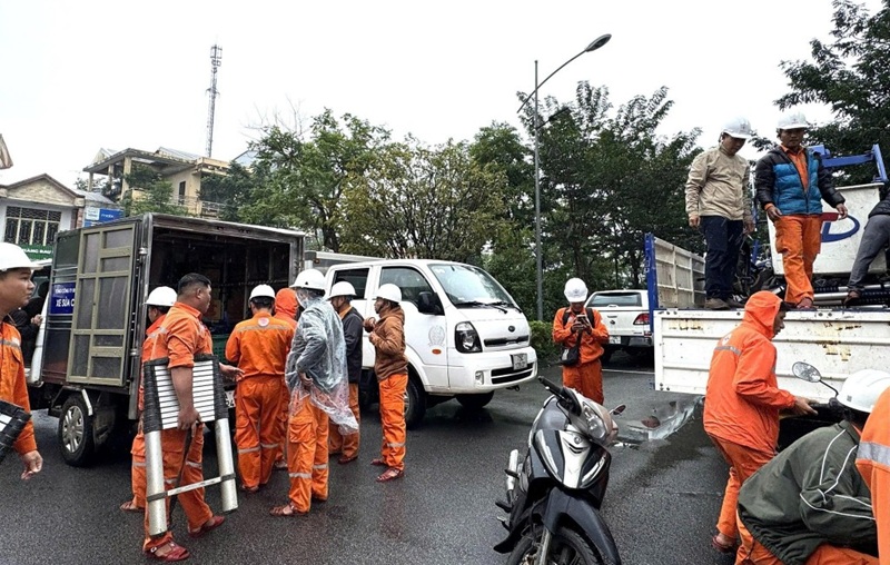 Hỗ trợ các địa phương khắc phục sự cố lưới điện sau mưa lũ