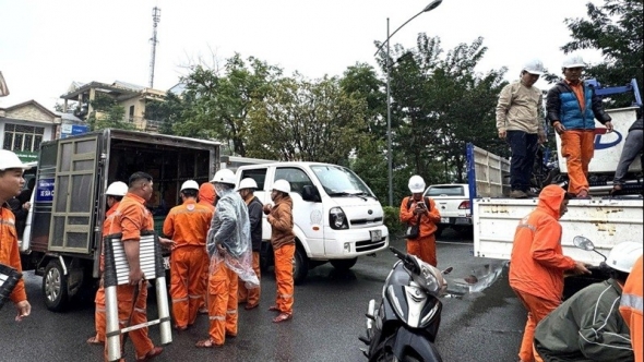 Hỗ trợ các địa phương khắc phục sự cố lưới điện sau mưa lũ