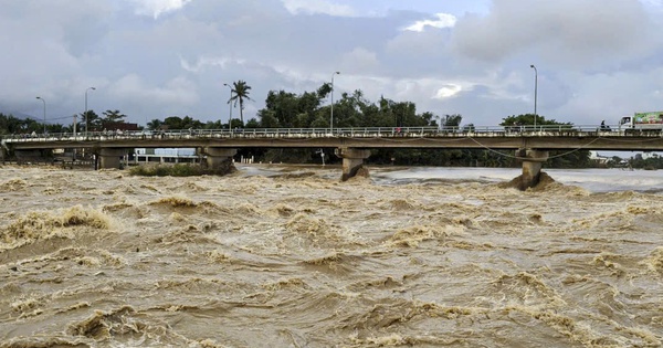 Lũ trên sông Cái đang lên nhanh, cảnh báo ngập lụt tại Khánh Hòa Lũ trên sông Cái đang lên nhanh, cảnh báo ngập lụt tại Khánh Hòa