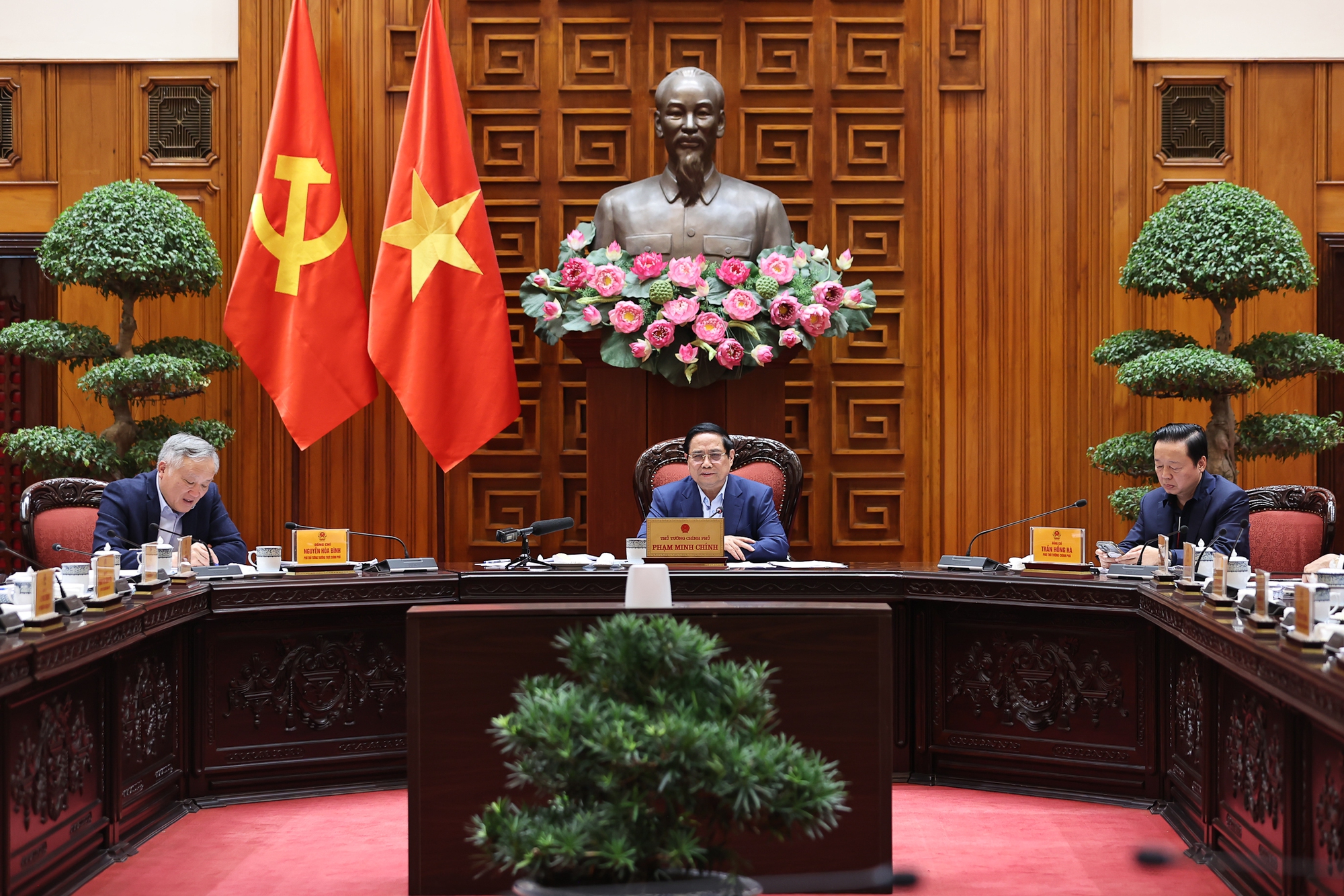 Thủ tướng: Xây dựng giải pháp tổng thể, toàn diện, căn cơ phòng, chống sụt lún, sạt lở, ngập úng, hạn hán, xâm nhập mặn vùng ĐBSCL Thủ tướng: Xây dựng giải pháp tổng thể, toàn diện, căn cơ phòng, chống sụt lún, sạt lở, ngập úng, hạn hán, xâm nhập mặn vùng ĐBSCL