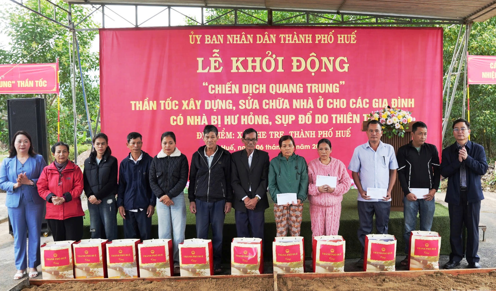 TP. Huế khởi công xây dựng, sửa chữa nhà cho người dân vùng lũ TP. Huế khởi công xây dựng, sửa chữa nhà cho người dân vùng lũ