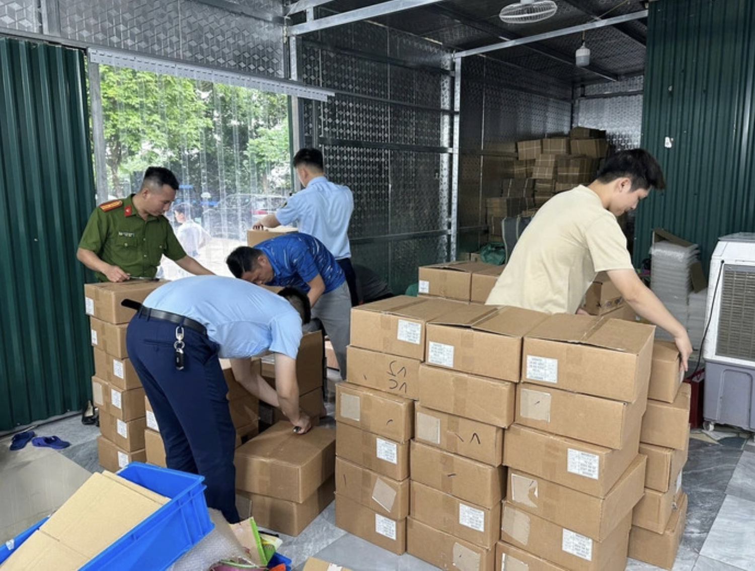 Cần làm gì để bịt lỗ hổng từ quản lý cấp phép mỹ phẩm?