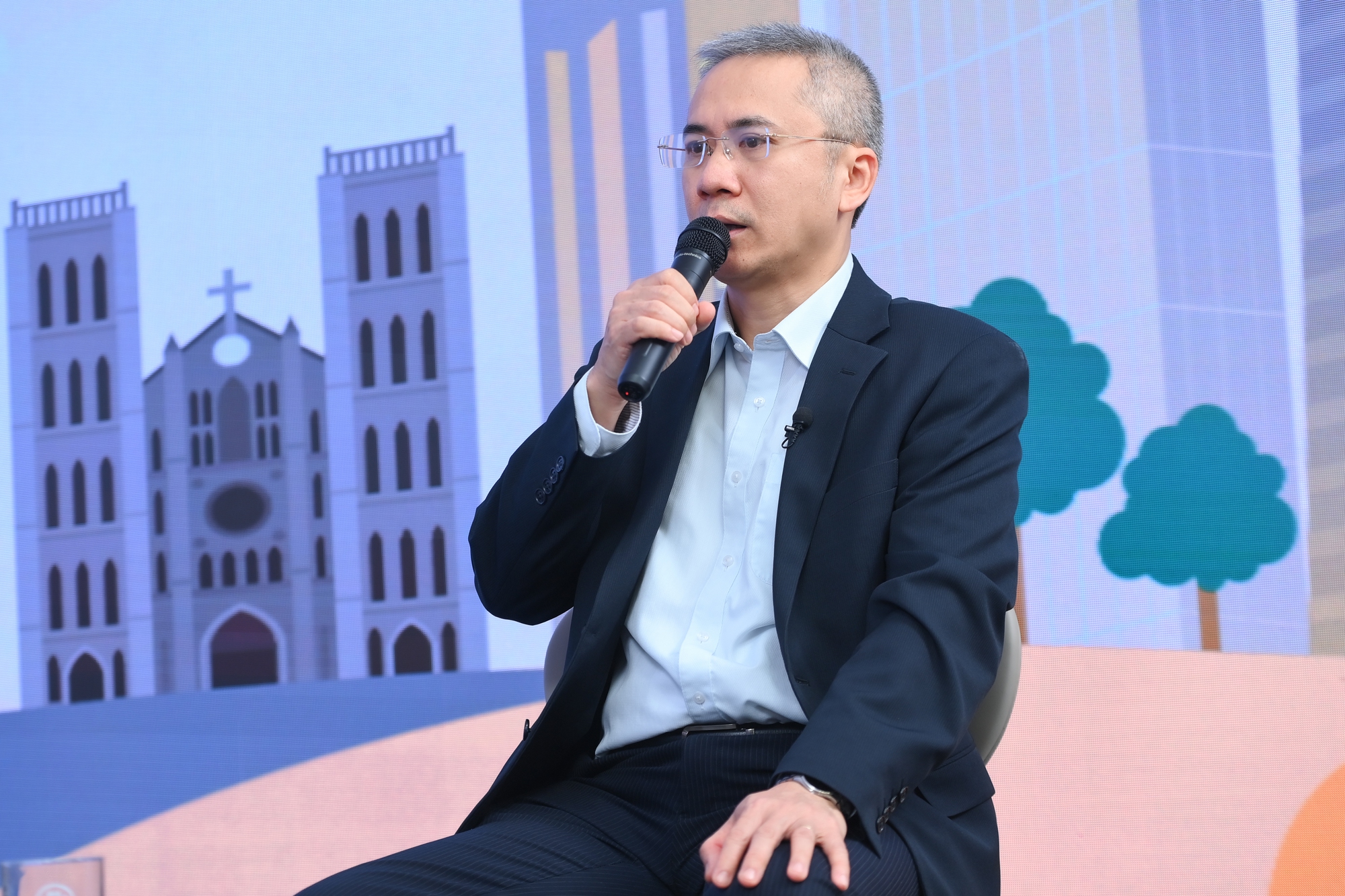 Chuyển đổi phương tiện xanh ở Hà Nội: Không thể chậm trễ hơn Chuyển đổi phương tiện xanh ở Hà Nội: Không thể chậm trễ hơn