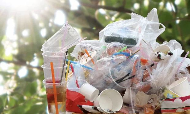 Hoàn thiện các chính sách chuyển đổi mô hình kinh doanh tái chế và xử lý chất thải nhựa