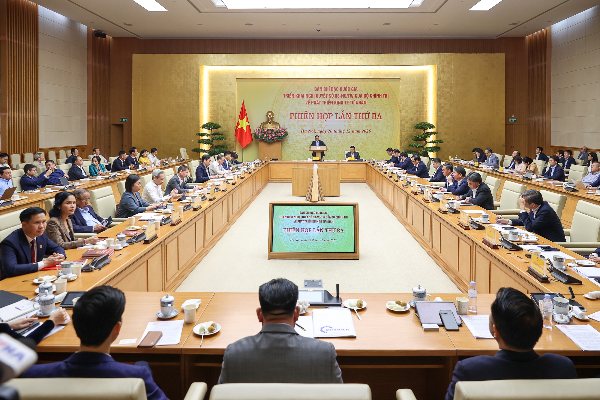 Thủ tướng: Củng cố niềm tin, hành động thực chất, hiệu quả, đột phá để phát triển kinh tế tư nhân