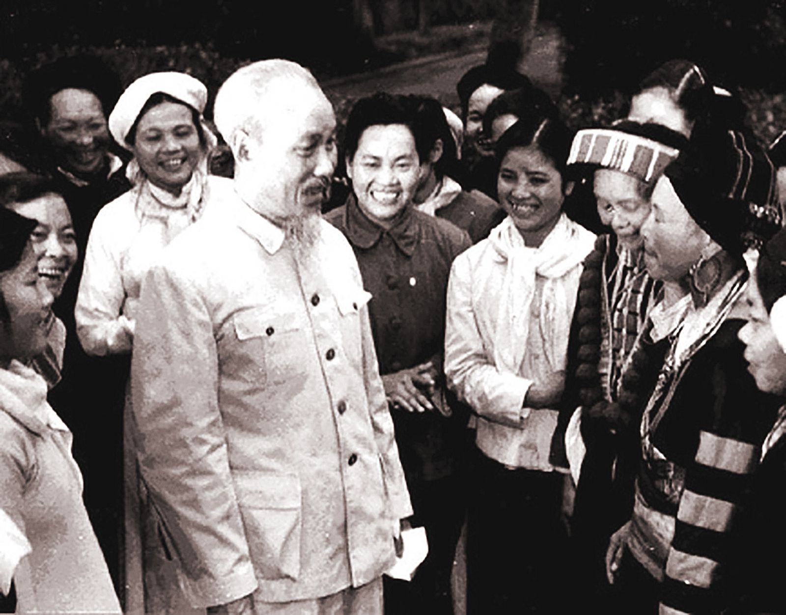 Hồ Chí Minh và nữ quyền luận văn hóa