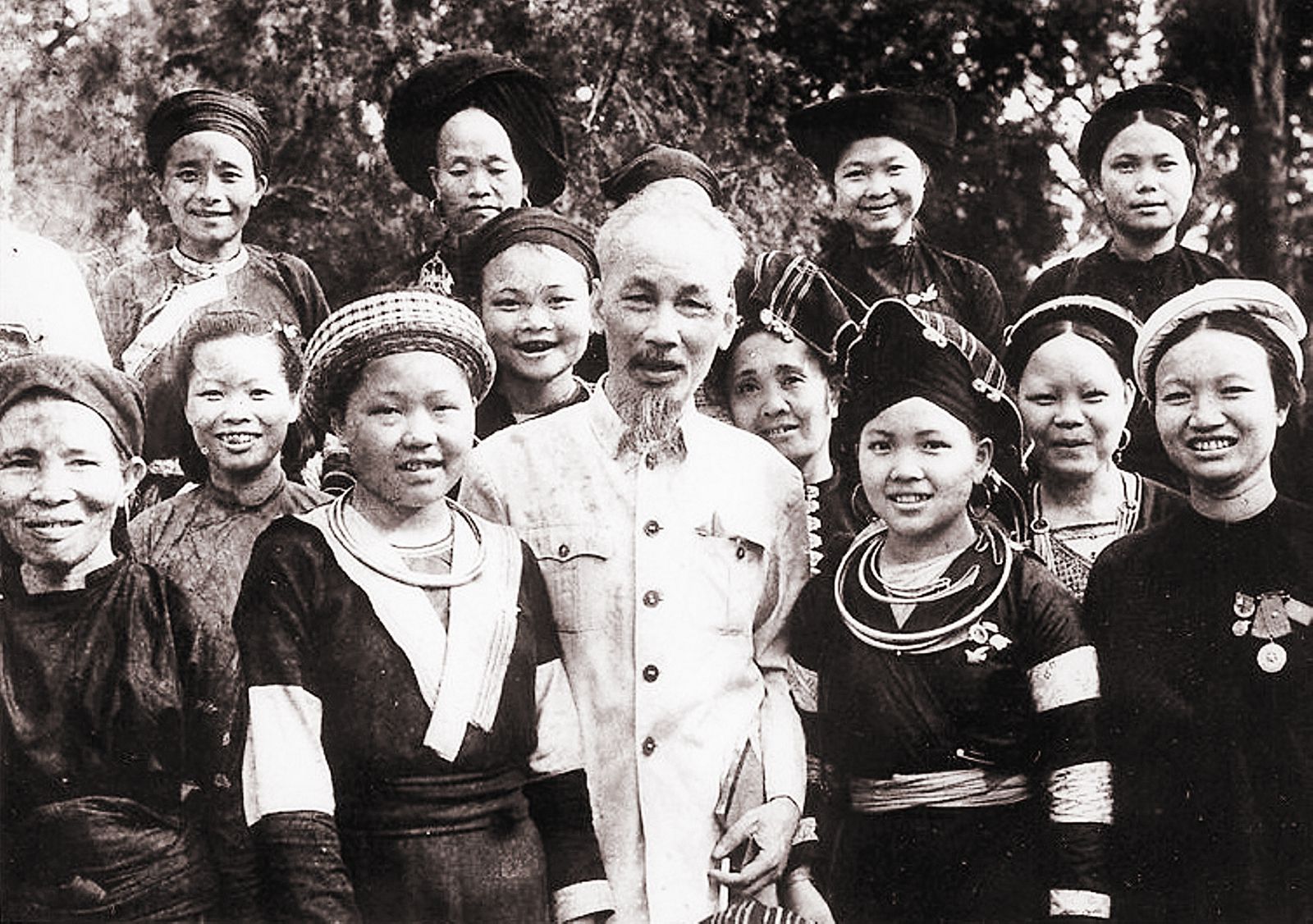 Hồ Chí Minh và nữ quyền luận văn hóa