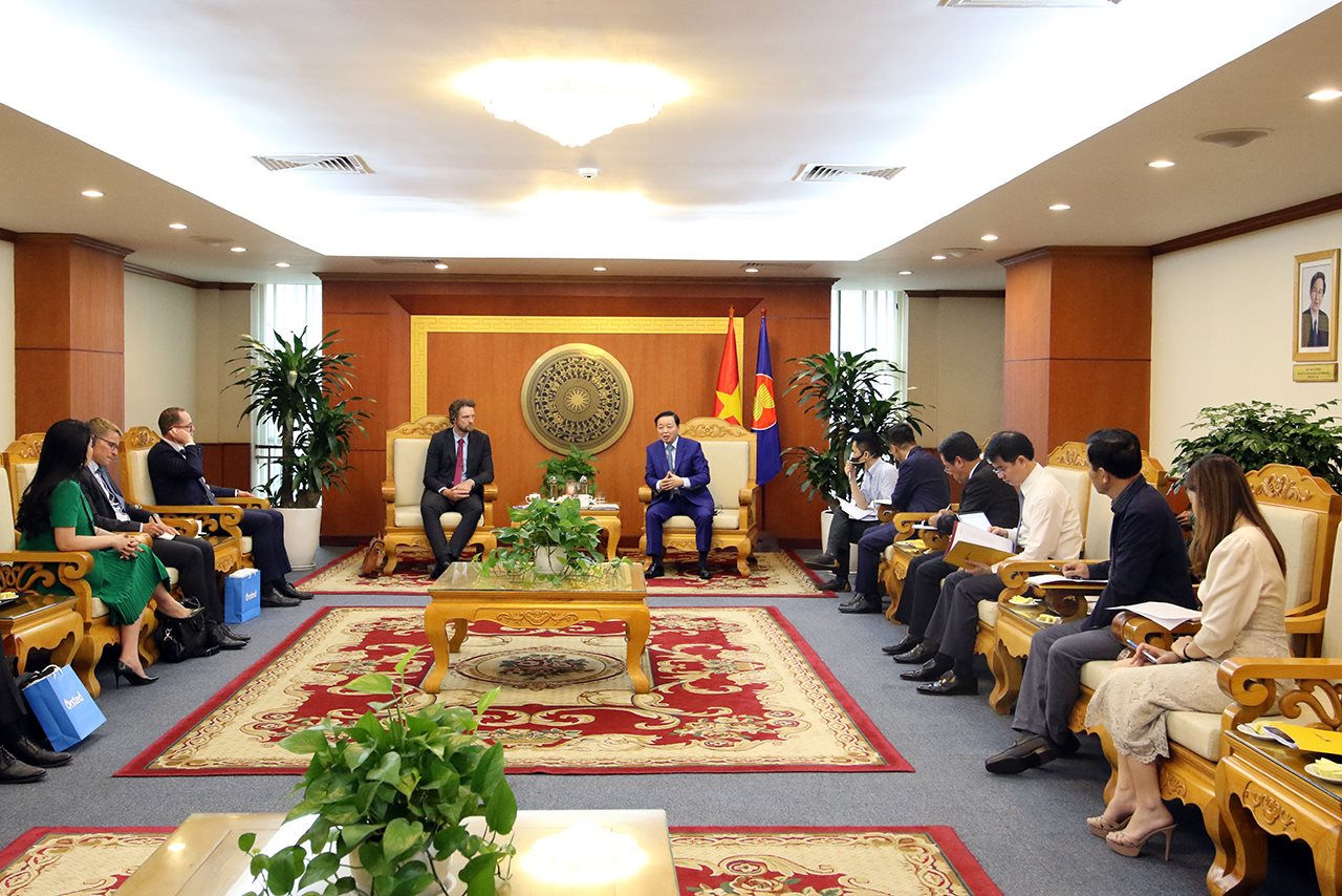 Sẵn sàng hợp tác với Đan Mạch trong phát triển năng lượng điện gió