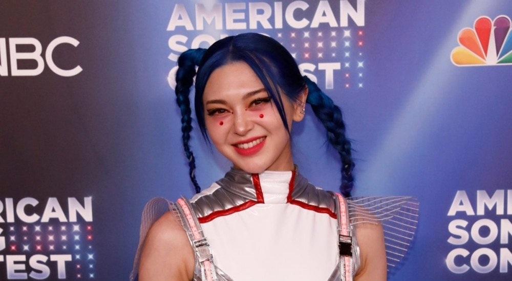 Sao Hàn hôm nay 11/5: IU nhận cơn mưa lời khen từ “ông vua phòng vé” Song Kang Ho