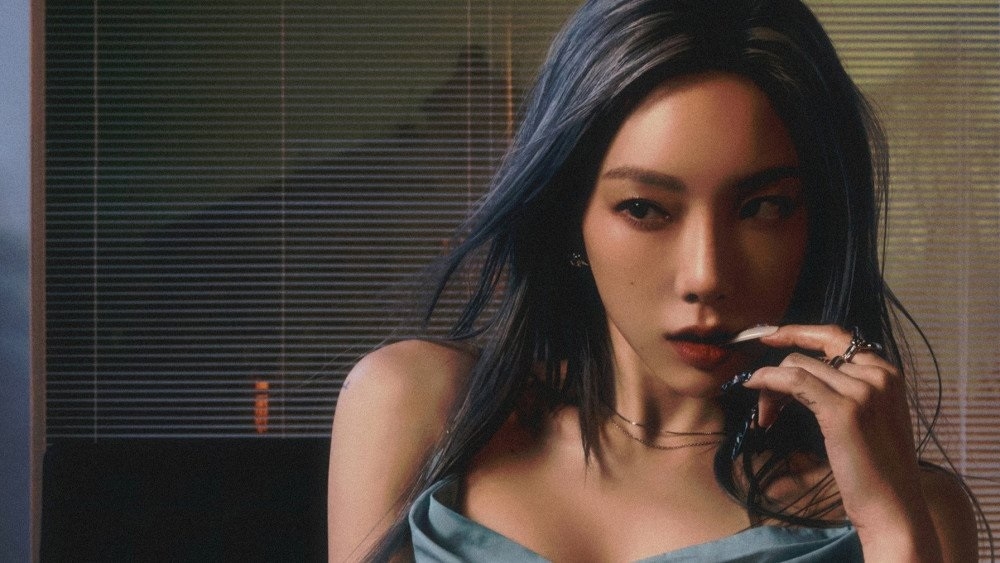 Sao Hàn hôm nay 11/5: IU nhận cơn mưa lời khen từ “ông vua phòng vé” Song Kang Ho