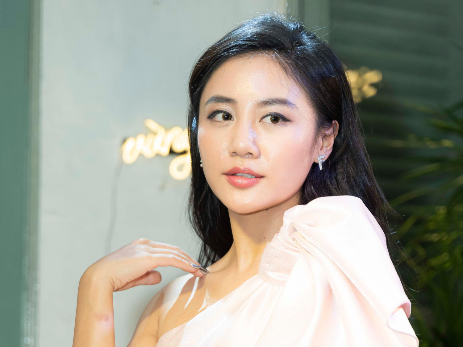 Văn Mai Hương chia sẻ lý do ngưng diễn live band