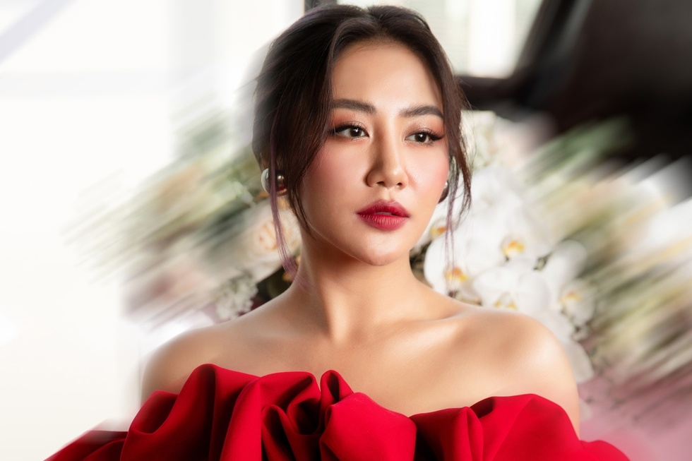 Văn Mai Hương chia sẻ lý do ngưng diễn live band