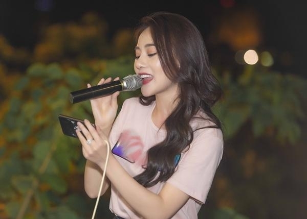 Sao Việt hôm nay 22/5: Long Nhật và vợ mừng kỉ niệm ngày cưới