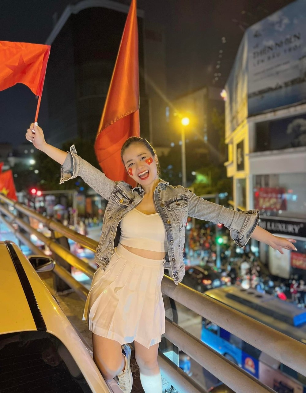 Sao Việt hôm nay 23/5: Dàn sao Việt hào hứng khoe ảnh muôn vàn kiểu "đi bão" Sao Việt hôm nay 23/5: Dàn sao Việt hào hứng khoe ảnh muôn vàn kiểu "đi bão"