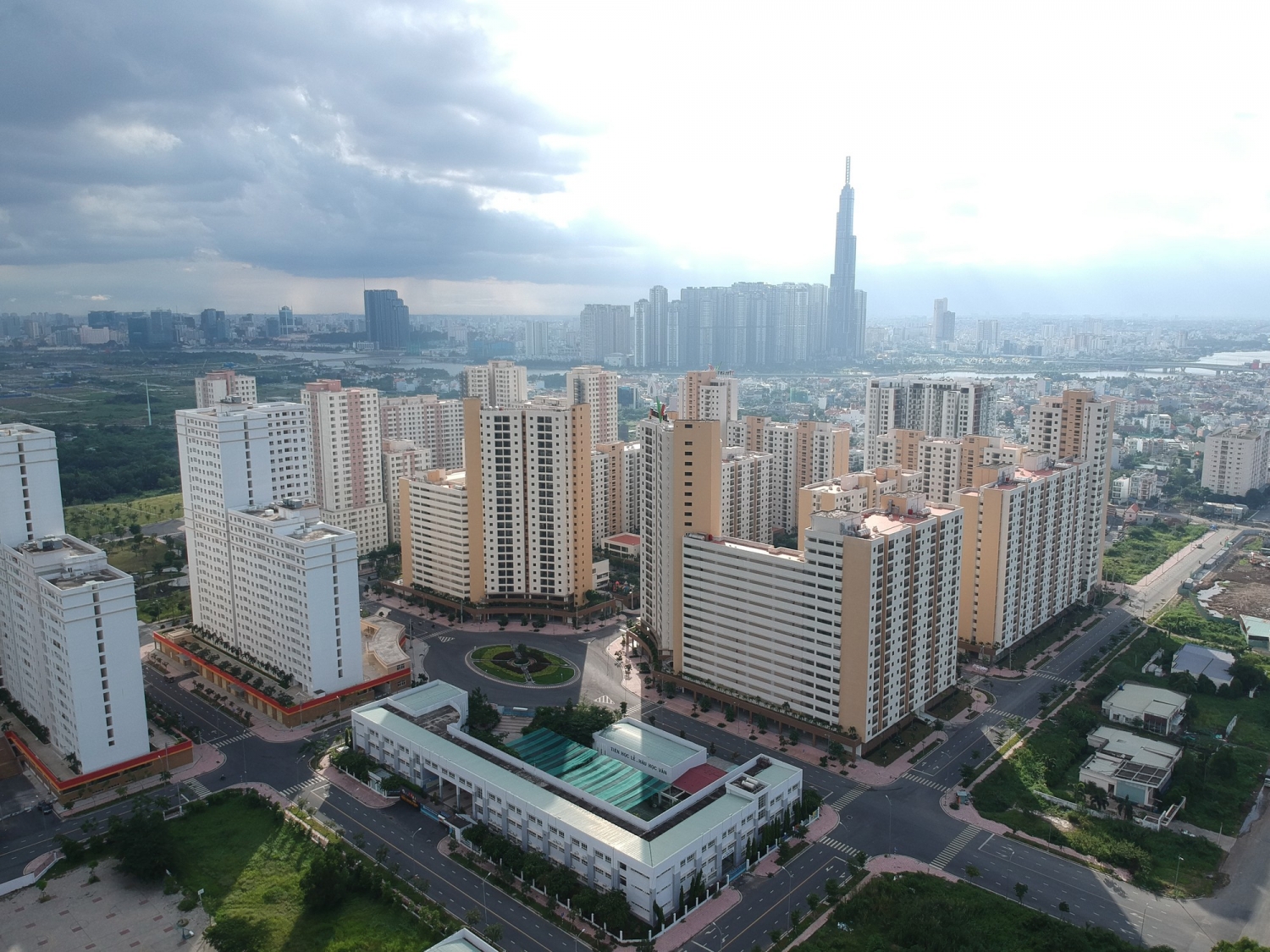 Tin bất động sản ngày 30/5: Rà soát dự án chuyển từ nhà ở tái định cư sang NƠXH và thương mại