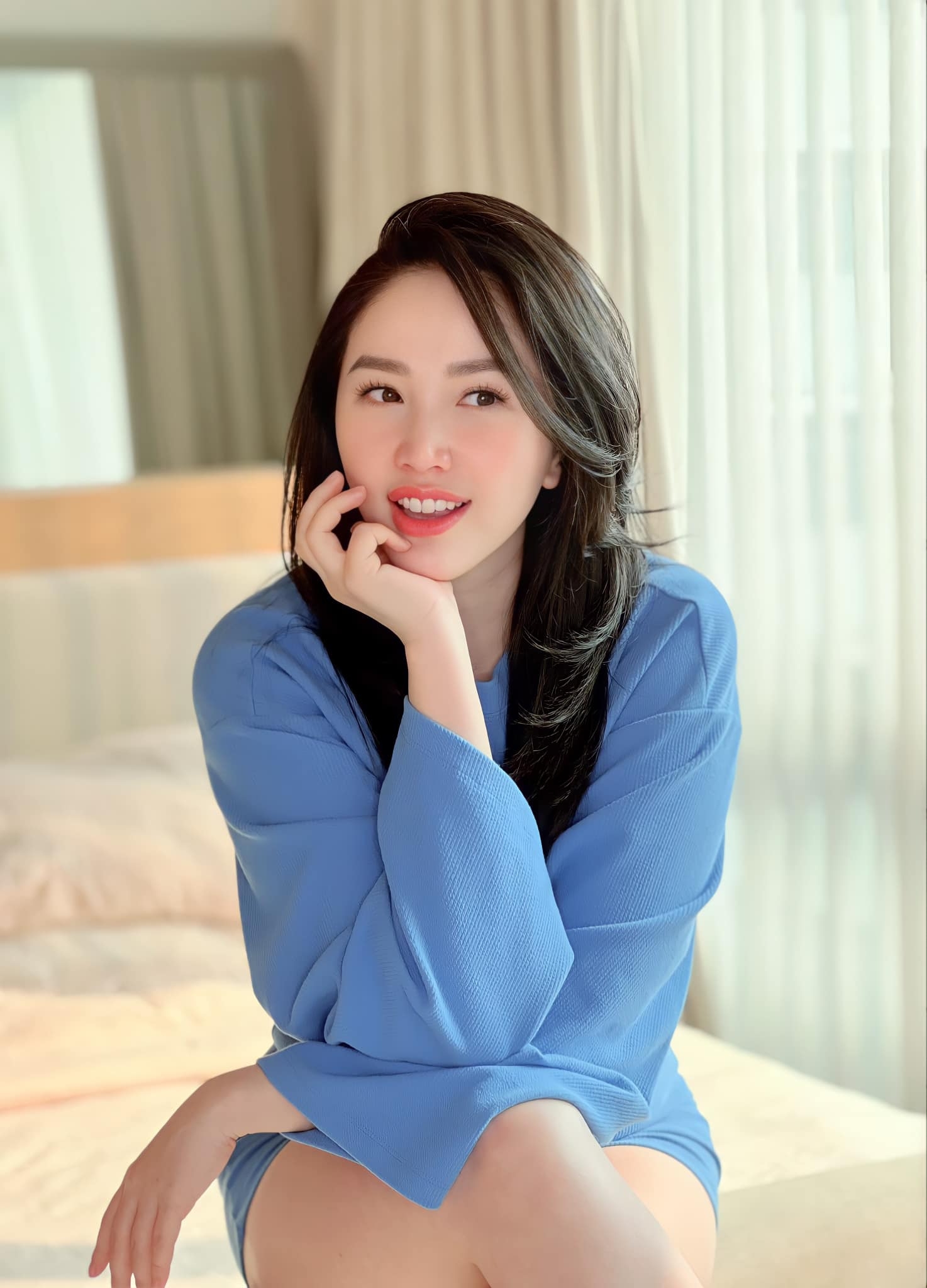 Sao Việt hôm nay 31/5: Thủy Tiên bị mạo danh lừa đảo trên các trang mạng