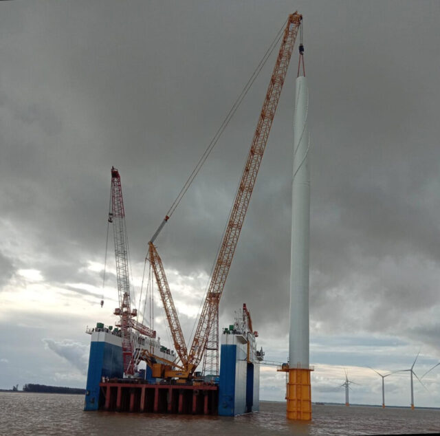 Kỳ vĩ thi công điện gió trên biển Kỳ vĩ thi công điện gió trên biển
