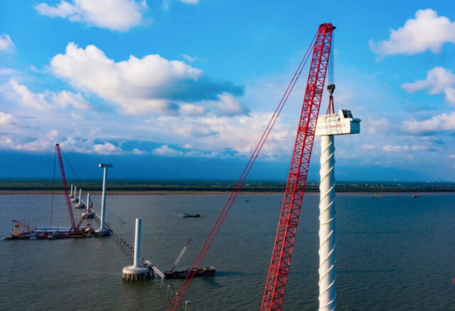 Kỳ vĩ thi công điện gió trên biển Kỳ vĩ thi công điện gió trên biển