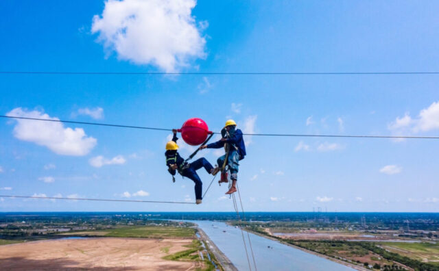 Kỳ vĩ thi công điện gió trên biển Kỳ vĩ thi công điện gió trên biển