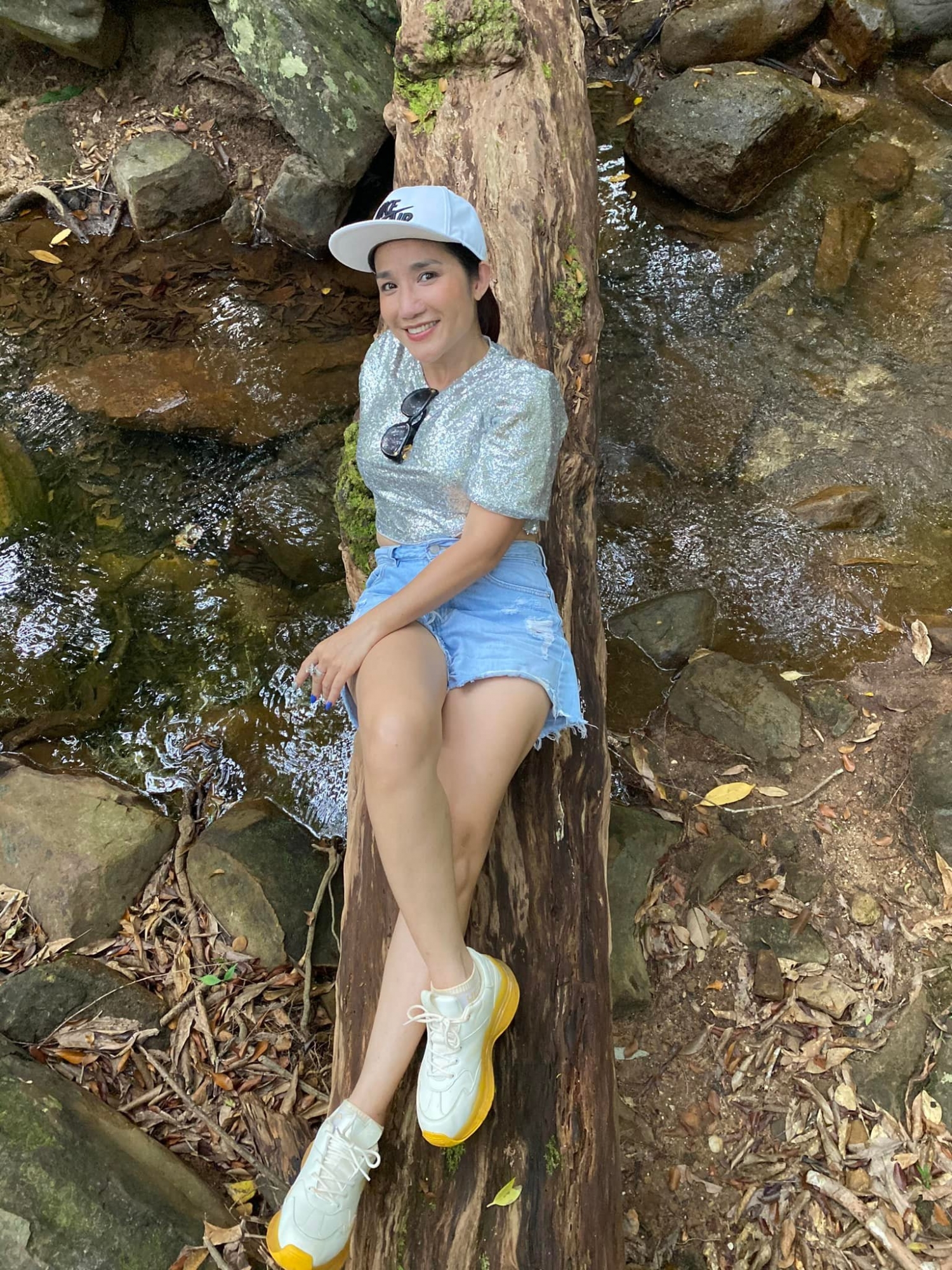 Sao Việt hôm nay 9/6: Ninh Dương Lan Ngọc tụ họp cùng dàn sao "Gái già lắm chiêu"