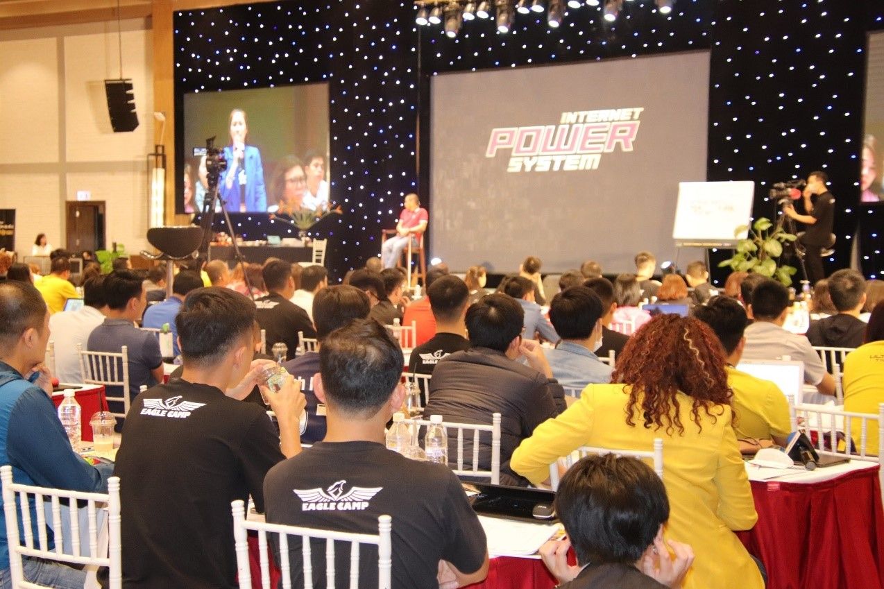 Chuyển đổi số để hội nhập và phát triển Chuyển đổi số để hội nhập và phát triển