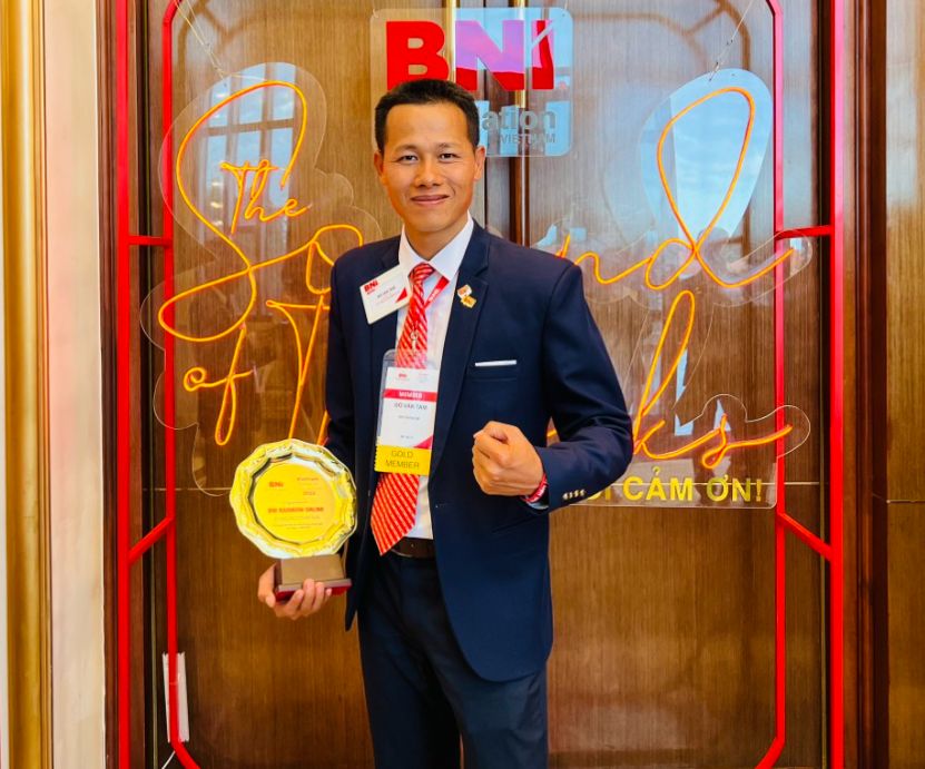 Doanh nhân trẻ nặng lòng với gốm sứ Việt Doanh nhân trẻ nặng lòng với gốm sứ Việt