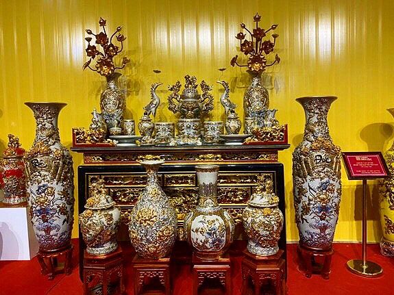 Doanh nhân trẻ nặng lòng với gốm sứ Việt Doanh nhân trẻ nặng lòng với gốm sứ Việt