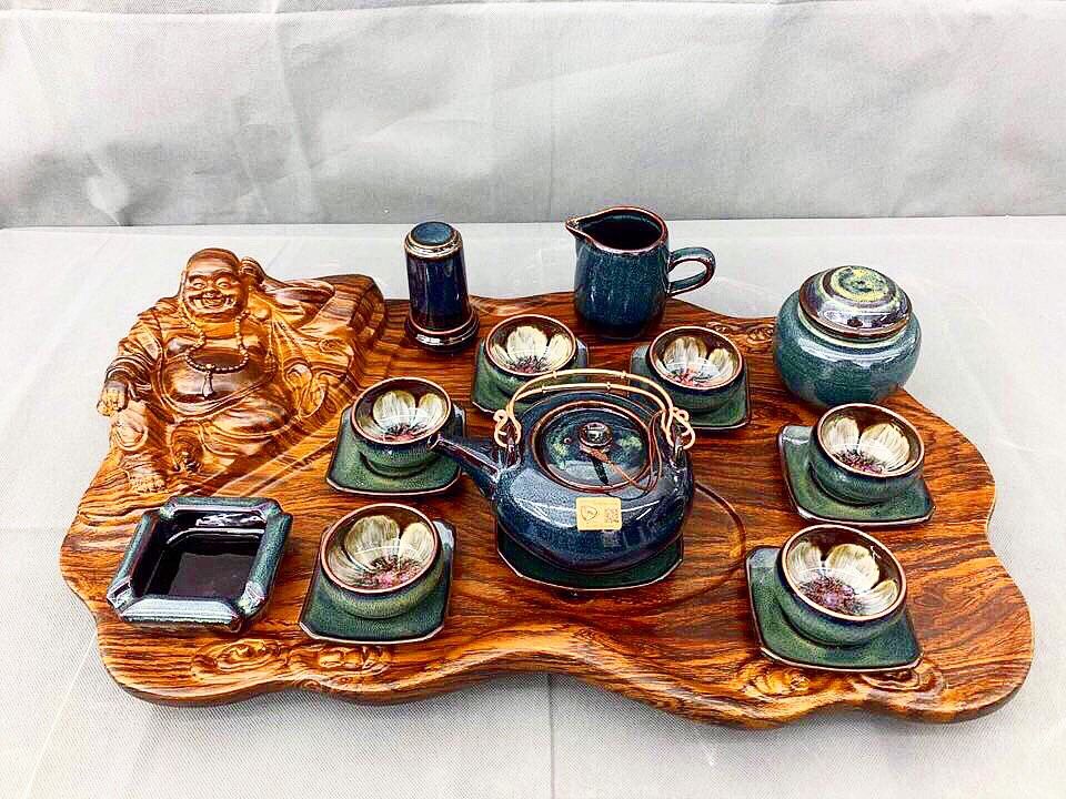 Doanh nhân trẻ nặng lòng với gốm sứ Việt Doanh nhân trẻ nặng lòng với gốm sứ Việt