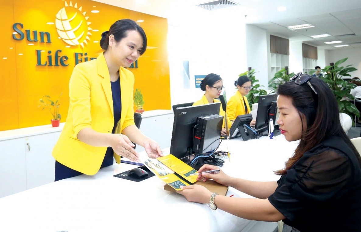 Tin ngân hàng nổi bật trong tuần qua: Tăng lãi suất sẽ không cản trở kinh tế phục hồi