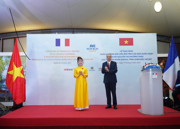 CEO Vietjet Air: “Đừng tiết kiệm ước mơ và không lãng phí thì giờ” CEO Vietjet Air: “Đừng tiết kiệm ước mơ và không lãng phí thì giờ”