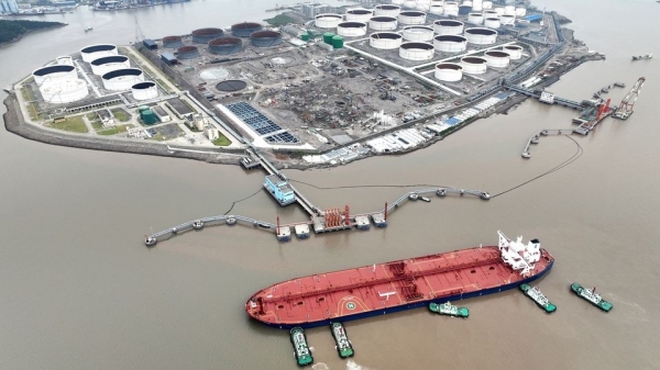 Giá dầu tăng 1%, đang ở mức cao nhất trong 2 tuần do lo lắng về nguồn cung thắt chặt